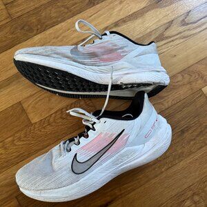 Nike Winflo 9 Men's running shoe - size 9.5